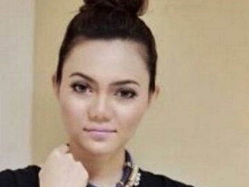 Dituding Murtad Hingga Pindah Agama Usai Lepas Hijab, Rina Nose Beri Klarifikasi