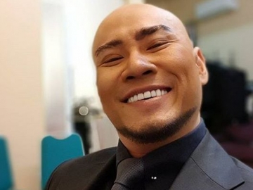 Kocak Marah ke Tiang Listrik di Pinggir Jalan, Deddy Corbuzier Sindir Kasus Setya Novanto?