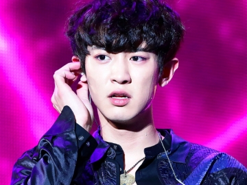Chanyeol EXO Unggah Foto Hitam-Putih, Fans Salah Fokus ke Hal Ini