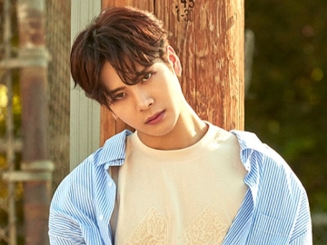 Berlatarkan Pemandangan Kota London, Gantengnya Jackson GOT7 di Pemotretan Ini Lelehkan Hati Fans