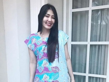 Dikritik Usai Unggah Foto Lagi Umroh, Begini Balasan Via Vallen