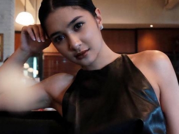 FOTO: Wow! Pamer Perut Rata Super Seksi, Mikha Tambayong Semangat Olahraga