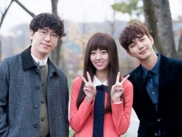 Bikin Tak Sabar, ‘She’s Not A Robot’ Rilis Poster Terbaru Jelang Tayang 