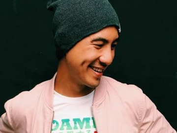 FOTO: Liburan Daniel Mananta ke Australia, Terkagum-Kagum dengan Pemandangan Penjara & Batu Tebing