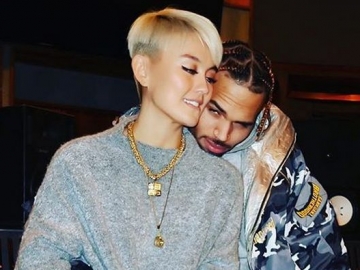 Agnes Monica Hadiri Pesta Ultah DJ Khaled, Isu Pacaran dengan Chris Brown Makin Panas