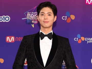 Terpilih Jadi Aktor yang Paling Disukai, Gantengnya Park Bo Gum di Sampul Majalah Jepang Ini