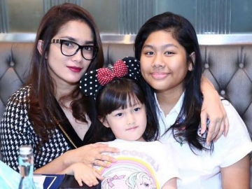 Ussy Sulistiawaty Unggah Hasil Pemotretan Anak Pertama, Warganet Dibuat Kagum dengan Ini