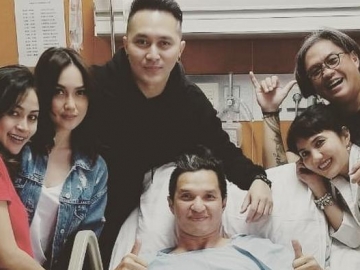 Kembali Jalani Operasi, Momen Haru Kerabat Berkumpul di Ruang Rawat Edison Wardhana
