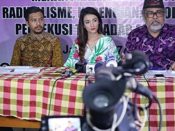 Ngadu ke KPAI Tak Bisa Bertemu Anak, Tsania Marwa Menahan Tangis