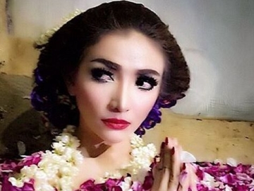 Tuai Kontroversi, Ritual Mandi Kembang Roro Fitria Dipertanyakan Keturunan Keraton