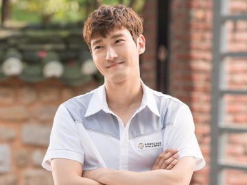 Siwon Minta Maaf ke Fans di 'Super Show 7', Netter: Tak Tahu Malu