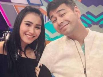 Terciduk di Pesawat Bareng, Ayu Ting Ting Dituding 'Caper' ke Raffi Ahmad Gara-Gara Ini
