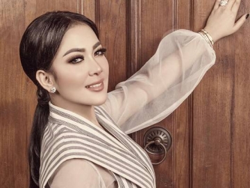 Tak Hanya Menyanyi, Bisnis Inilah yang Membuat Syahrini Tajir Melintir