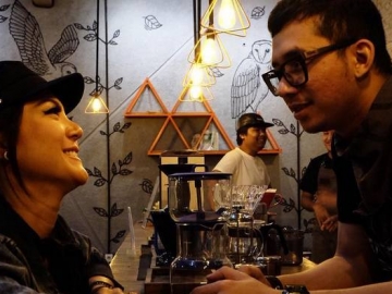 Mantap Nikahi Brondong, Ternyata Ini Pekerjaan Calon Suami Poppy Sovia