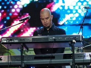 Unggah Video Keluargannya di Masa Lalu, Ahmad Dhani Digoda Kangen Maia Estianty