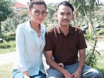 Sebelum Liburan Akhir Tahun, Ruben Onsu Ziarah ke Makam Jupe & Olga