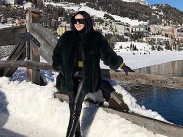 Kenakan Mantel Bulu, Syahrini Dikecam Netter Hingga Pecinta Hewan