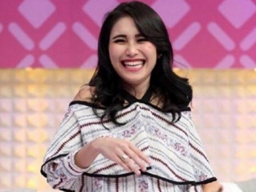 Lupa Cek Saldo, Ayu Ting Ting Cerita Sempat Malu Tak Bisa Bayar Belanjaan di Mal