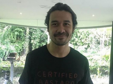 Liburan Tahun Baru ke Bali, Begini Kemesraan Chico Jericho dan Putri Marino