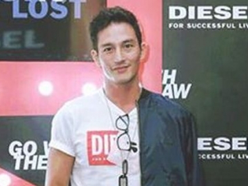 Publik Geger, Beredar Foto Mike Lewis Diduga Mesra dengan Transgender Seksi