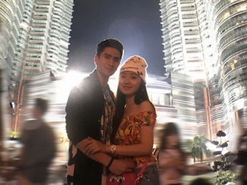 Mesra-Mesraan dengan Verrell Bramasta, Posisi Tangan Natasha Wilona Jadi Sorotan 