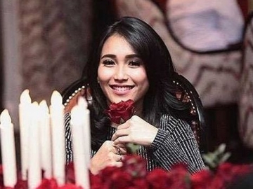 Kaki Cedera Gara-Gara Main Bola, Ayu Ting Ting Malah Tak Mau ke Dokter