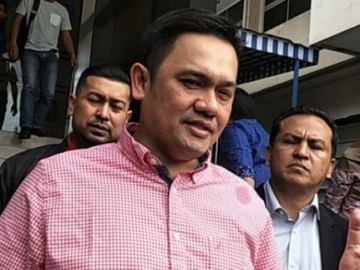 Usai Nikita Mirzani, Farhat Abbas Tak Segan Laporkan Uya Kuya dan Lee Jeong Hoon