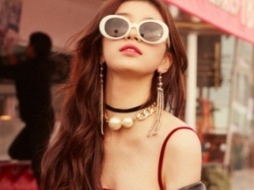 Seksi & Cantik, Foto Suzy di Teaser Single Baru 'Holiday'