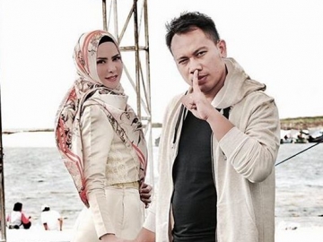 Bengong Lihat Koleksi Tas Mewah, Angel Lelga Beberkan Vicky Prasetyo Suka Tidur di Bawah