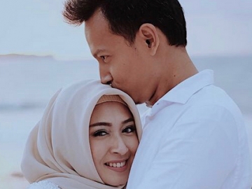 Fedi Nuril Pamer Kemesraan Bareng Istri, Ekspresi Baby Hasan Malah Bikin Gemas
