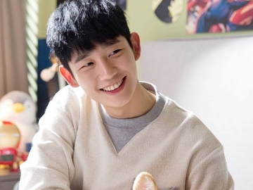 Dikonfirmasi Gabung Drama Baru JTBC, Jung Hae In Akui Gugup & Antusias Adu Akting Bareng Son Ye Jin