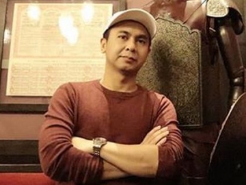 Pakai Wig Unik Ini, Raditya Dika Berubah Mirip Mimi Peri
