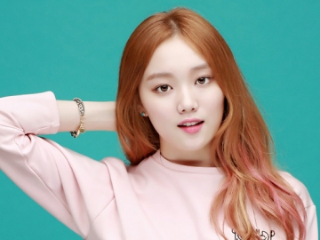 Tampil Cantik nan Stylish di Bandara, Lee Sung Kyung Panen Pujian Netter