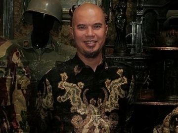 Naik Motor, Ahmad Dhani Bikin Netter Heboh Gara-Gara Ini