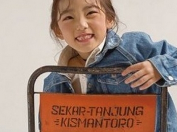 Kursi Hajatannya Viral Usai Dipakai Model Korea, Ini Reaksi Pemiliknya di Wonogiri