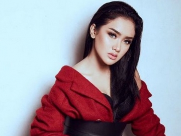 Dicibir Usai Sapa Penggemar dengan Bahasa Asing, Ini Reaksi Mengejutkan Cita Citata