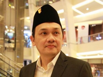 Kekasih Nikita Mirzani Anak Pejabat Kaya, Farhat Abbas Ketakutan?