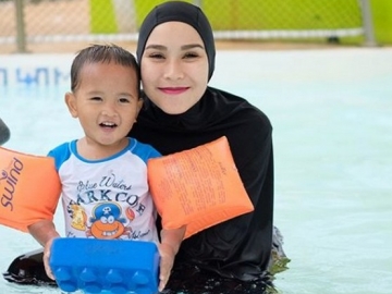 Anaknya Jadi Korban Vaksin Palsu, Zaskia Adya Mecca 'Nangis'