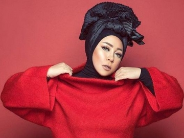 Terngakak, Melly Goeslaw Ngomel-Ngomel ke Instagram Pakai Bahasa Sunda