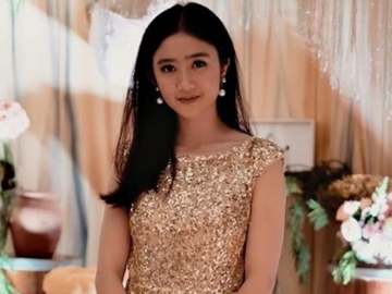 Resmi Jadi Sarjana, Lihat Cantiknya Febby Rastanty dengan Kebaya Merahnya Ini!