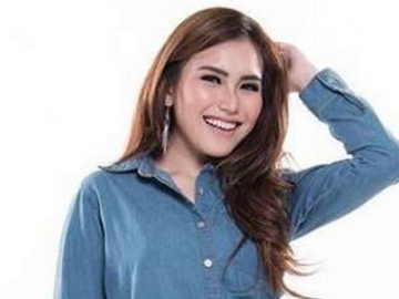 Berhijab Demi Lakukan Ini, Ayu Ting Ting Jadi Sorotan