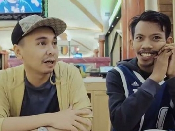 Tunangan dengan Anissa Aziza, Raditya Dika Malah 'Bulan Madu' Mewah dengan Cowok Lain