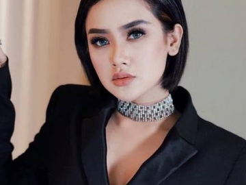 FOTO: Pesona Cantik nan Berkelas ala Cita Citata dalam Balutan Rambut Baru