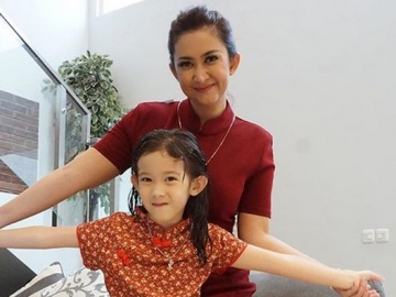 Nafa Urbach Sedih Tak Bisa Datang, Putrinya Rayakan Ulang Tahun dengan Zack Lee