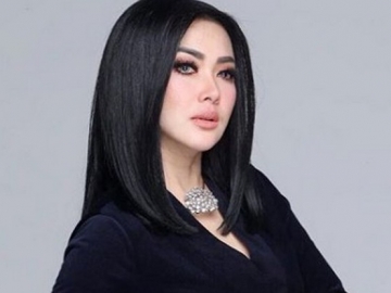 Tampil Seksi Saat Manggung, Bagian Bokong Syahrini Dinilai Ada yang Janggal