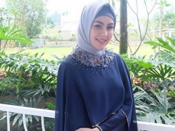 Gara-Gara Posting Ini, Akun Sosmed Kartika Putri Dibanjiri Ribuan Komentar