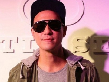 Bukan Istri, Daniel Mananta 'Tercyduk' Cium Mesra Lelaki di Hari Valentine