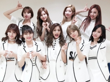 Twice Ceria Ucapkan Selamat Imlek, Netter Malah Salah Fokus ke Rambut Chaeyoung