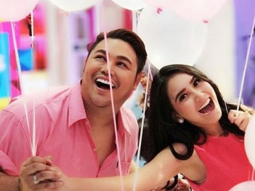 Ayu Ting Ting Dikabarkan Tunangan dengan Ivan, Mbah Mijan: Gimmick, Masih dengan Raffi Ahmad!