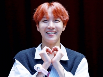 Sapa Fans Lewat V Live di Hari Ultah, J-Hope Ungkap Mixtapenya Bakal Segera Dirilis
